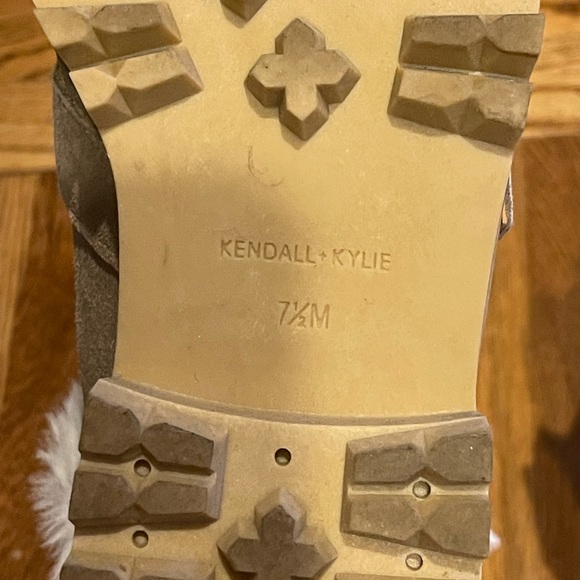 KENDALL & KYLIE “Edison” winter hiking shearling boot Size 7.5 - Picture 9 of 9